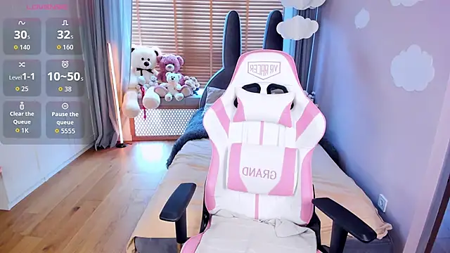 MiaSilkX online show from 04-09-26, 10:10