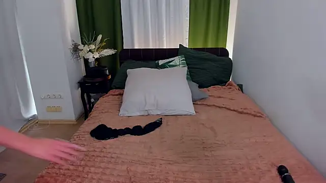 MiaSilkX online show from 04-20-26, 12:30