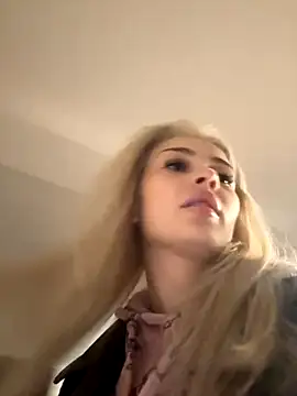 Snapshot of lissababe1 chatting on 11-05-25, 12:14 lissababe1 online show from 11-05-25, 12:14