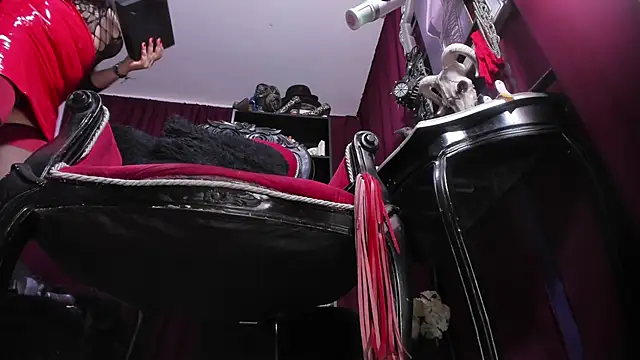 MeGoddesSara online show from 10-21-25, 11:48