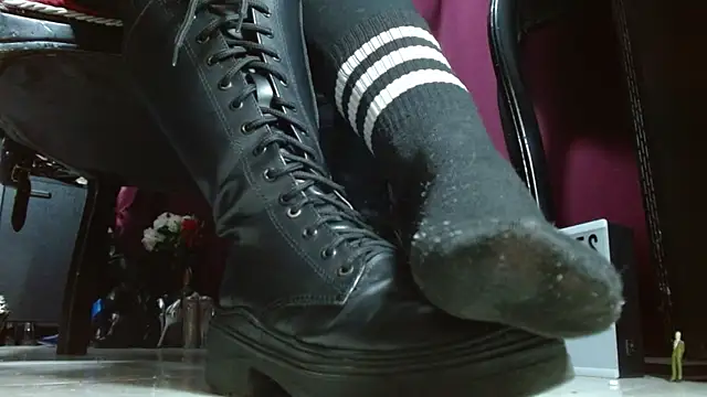 MeGoddesSara online show from 05-16-26, 02:10