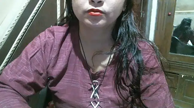 Snapshot of UrsMansi chatting on 03-03-25, 03:38 UrsMansi online show from 03-03-25, 03:38