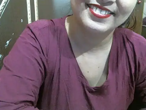 Snapshot of UrsMansi chatting on 10-25-25, 07:40 UrsMansi online show from 10-25-25, 07:40