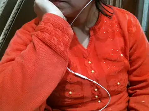 Snapshot of UrsMansi chatting on 01-10-25, 08:07 UrsMansi online show from 01-10-25, 08:07