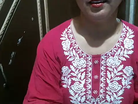 Snapshot of UrsMansi chatting on 09-25-25, 06:19 UrsMansi online show from 09-25-25, 06:19