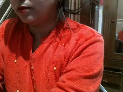 Snapshot of UrsMansi chatting on 01-16-25, 04:49 UrsMansi online show from 01-16-25, 04:49