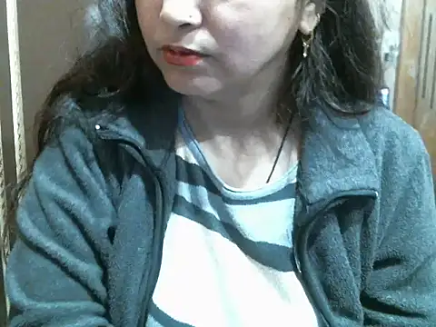 Snapshot of UrsMansi chatting on 02-08-25, 06:33 UrsMansi online show from 02-08-25, 06:33