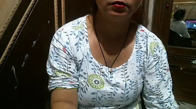 Snapshot of UrsMansi chatting on 03-17-25, 01:57 UrsMansi online show from 03-17-25, 01:57