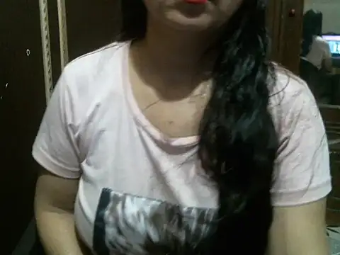 Snapshot of UrsMansi chatting on 10-06-25, 08:53 UrsMansi online show from 10-06-25, 08:53