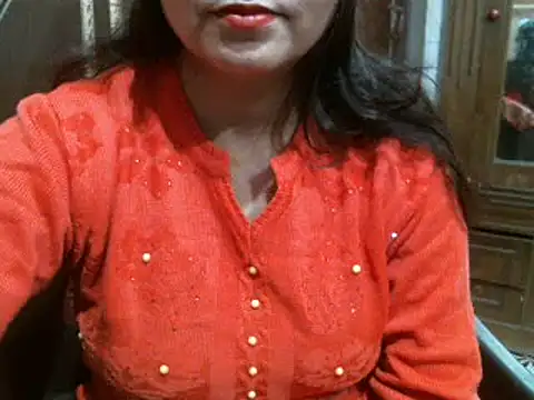 Snapshot of UrsMansi chatting on 01-07-25, 05:33 UrsMansi online show from 01-07-25, 05:33