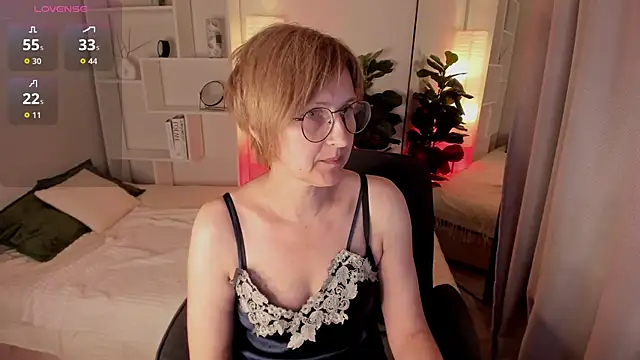 Paris Cherry online show from 05-28-26, 06:03