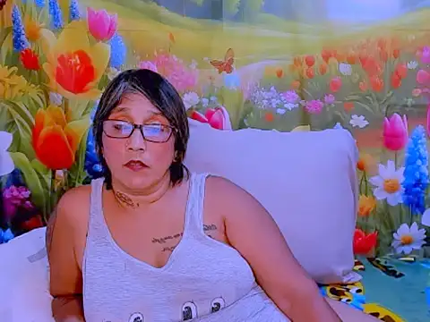 indianroxy online show from 10-24-25, 07:35