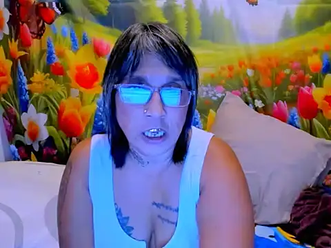 indianroxy online show from 04-21-26, 09:43