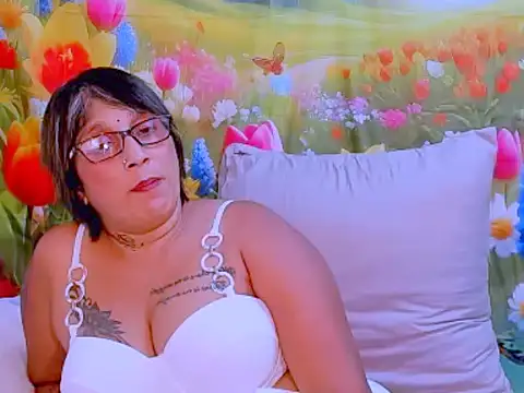 Snapshot of indianroxy chatting on 10-14-25, 06:30 indianroxy online show from 10-14-25, 06:30