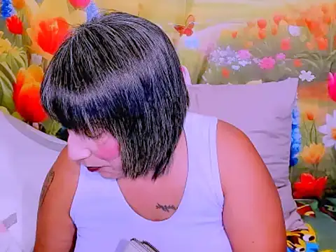 Snapshot of indianroxy chatting on 02-25-26, 05:46 indianroxy online show from 02-25-26, 05:46