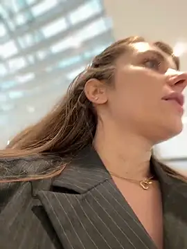 MariiD online show from 11-12-25, 08:51