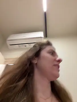 MariiD online show from 12-21-25, 04:41