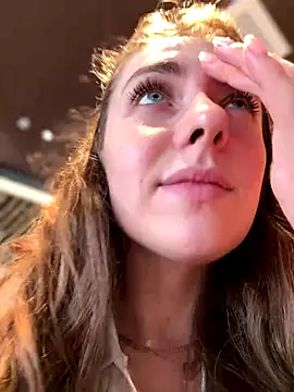 MariiD online show from 12-19-25, 10:06