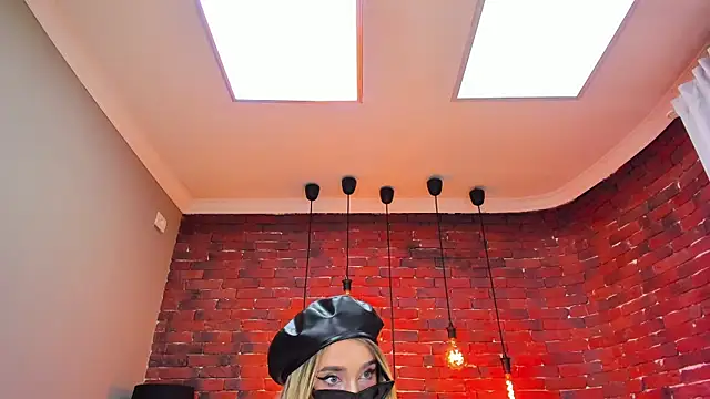 Snapshot of ChristynaRoss chatting on 11-28-25, 08:20 ChristynaRoss online show from 11-28-25, 08:20