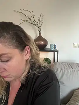 Anna Alexa online show from 12-10-24, 01:00