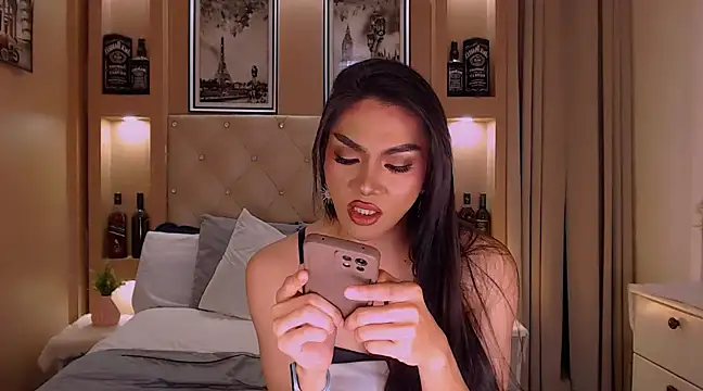 Snapshot of YOUR_DREAMWIFE chatting on 03-12-25, 11:01 YOUR DREAMWIFE online show from 03-12-25, 11:01