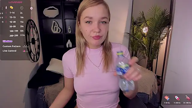 BellaDreamy online show from 12-17-25, 09:36