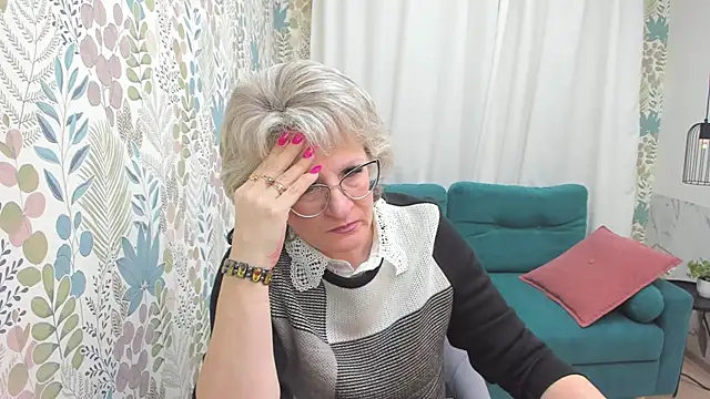 Snapshot of EvelynJoyful chatting on 03-14-25, 05:38 EvelynJoyful online show from 03-14-25, 05:38