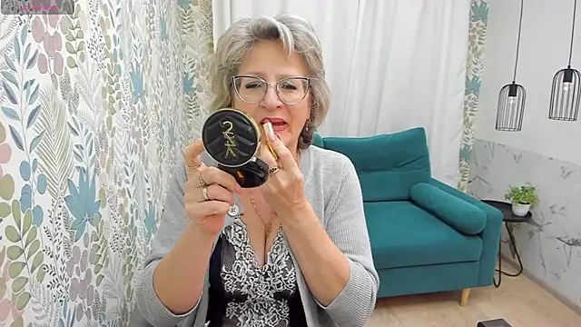 Snapshot of EvelynJoyful chatting on 02-03-25, 11:53 EvelynJoyful online show from 02-03-25, 11:53