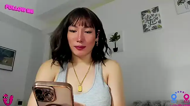 Snapshot of hottycrishina chatting on 03-03-25, 02:44 hottycrishina online show from 03-03-25, 02:44