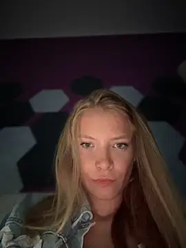 Snapshot of AnastasiaAniess chatting on 09-20-25, 05:18 AnastasiaAniess online show from 09-20-25, 05:18
