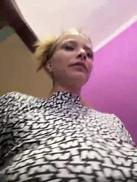 Snapshot of AnastasiaAniess chatting on 03-01-25, 04:33 AnastasiaAniess online show from 03-01-25, 04:33
