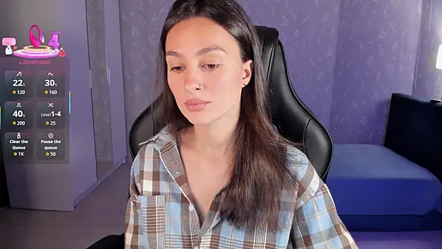 Snapshot of EllaFresh chatting on 09-23-25, 11:01 EllaFresh online show from 09-23-25, 11:01