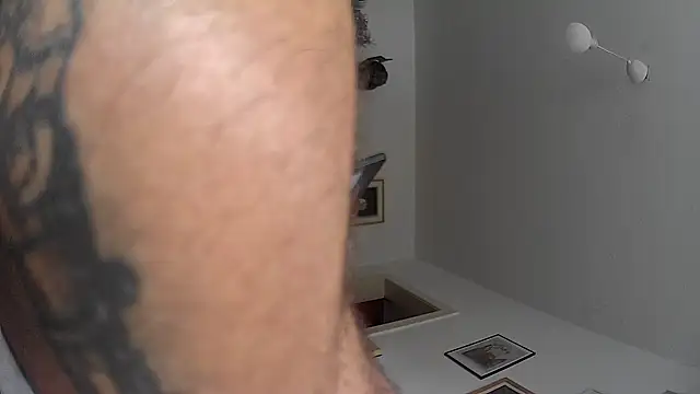 Snapshot of tctwo chatting on 10-01-25, 11:58 tctwo online show from 10-01-25, 11:58