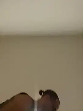 Snapshot of Atlanta21 chatting on 09-19-25, 04:16 Atlanta21 online show from 09-19-25, 04:16