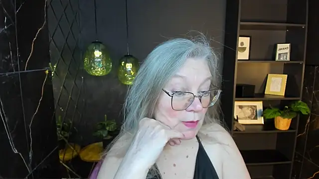 NataliMellow online show from 04-28-26, 01:15