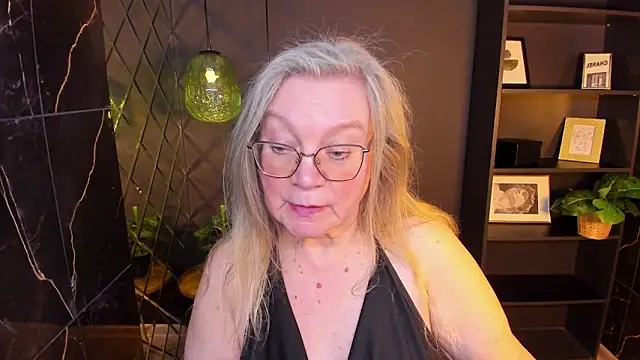 NataliMellow online show from 04-18-26, 07:07