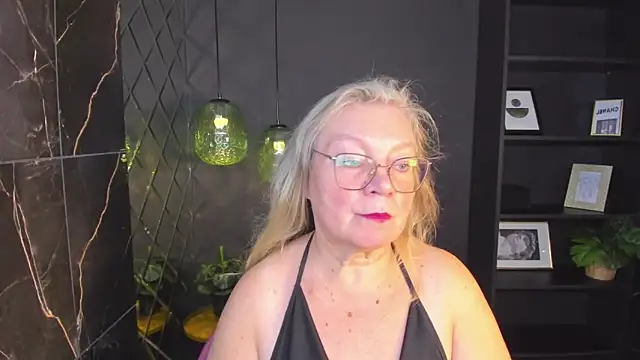 NataliMellow online show from 10-18-25, 01:02