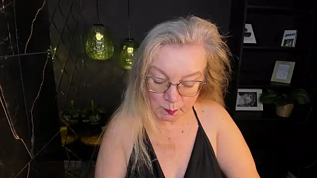 NataliMellow online show from 11-30-25, 01:12