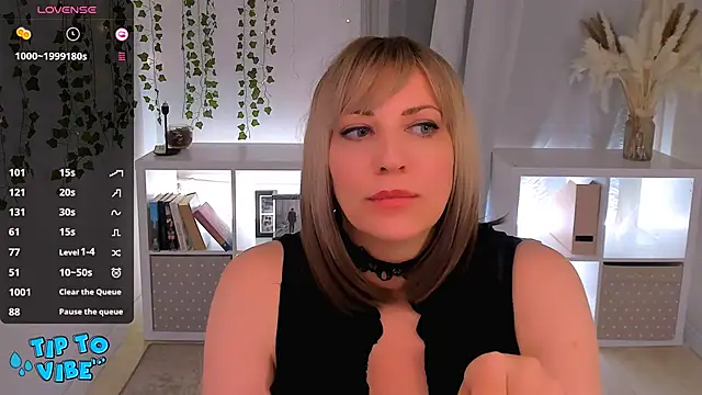 Snapshot of JillSpacey chatting on 03-10-25, 04:49 JillSpacey online show from 03-10-25, 04:49