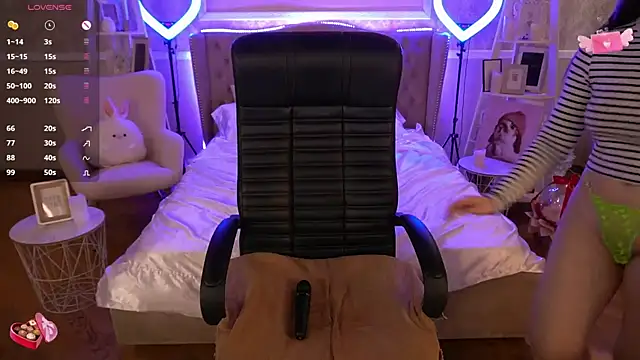 FoxyShy online show from 03-13-25, 12:56