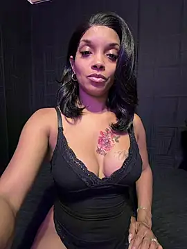 Snapshot of Rakiyahcharms chatting on 07-14-26, 02:00 Rakiyahcharms online show from 07-14-26, 02:00