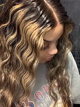 Snapshot of Rakiyahcharms chatting on 02-01-26, 04:00 Rakiyahcharms online show from 02-01-26, 04:00