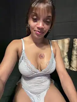 Snapshot of Rakiyahcharms chatting on 06-19-26, 06:30 Rakiyahcharms online show from 06-19-26, 06:30