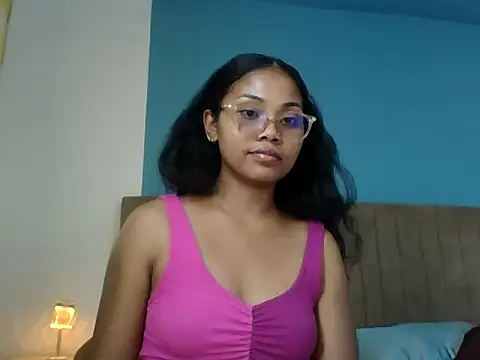 Snapshot of naya86 chatting on 10-25-25, 12:28 naya86 online show from 10-25-25, 12:28