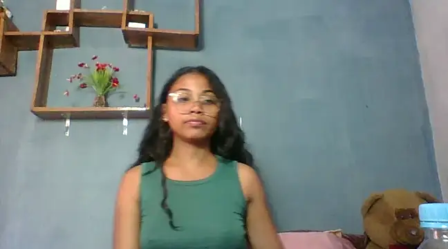 Snapshot of naya86 chatting on 02-18-25, 06:15 naya86 online show from 02-18-25, 06:15