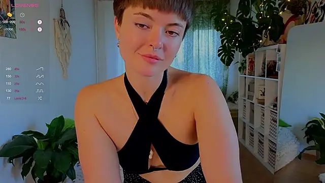 Snapshot of lana_sky chatting on 09-30-25, 02:34 lana sky online show from 09-30-25, 02:34