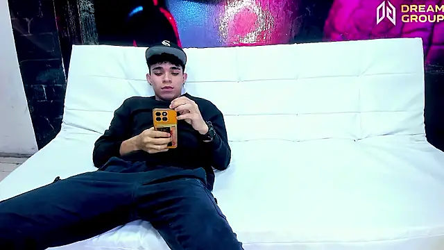 AmazingPartys online show from 02-18-26, 04:54