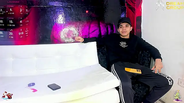 AmazingPartys online show from 12-17-25, 01:49