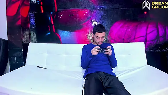 AmazingPartys online show from 11-27-25, 01:00