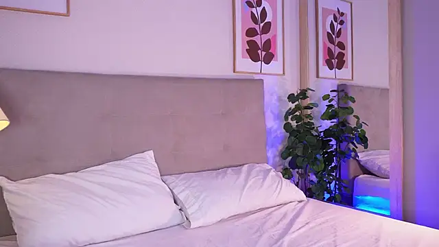 cinnamon afrodit online show from 11-12-25, 12:42